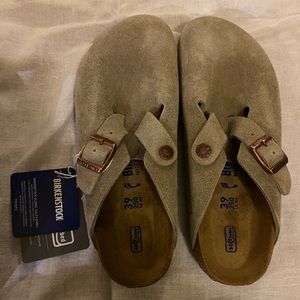 Birkenstock Boston suede soft footbed clogs in taupe | new in box